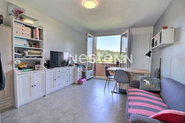 HEYRIEUX - Proche centre - Appartement de  55.79 m² type 3 avec balcon et cave