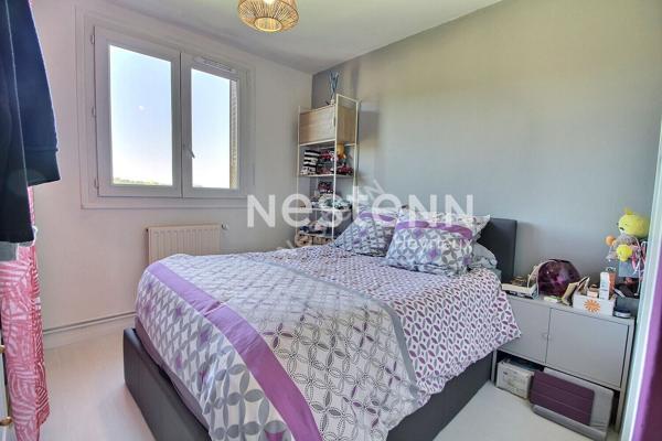 HEYRIEUX - Proche centre - Appartement de  55.79 m² type 3 avec balcon et cave