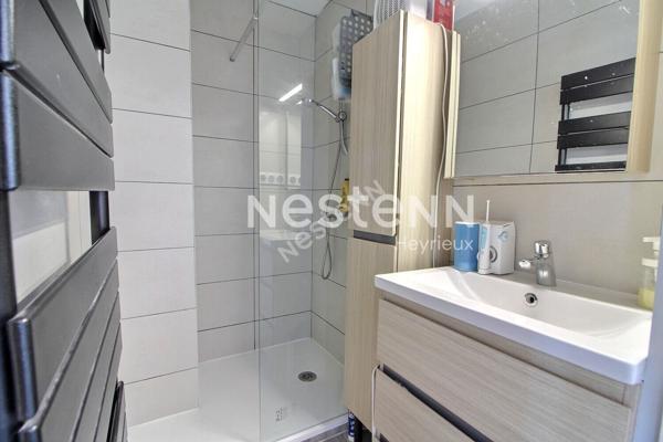 HEYRIEUX - Proche centre - Appartement de  55.79 m² type 3 avec balcon et cave