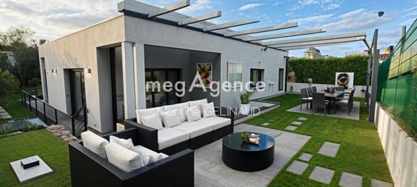 Maison à SAINTES, 17100 - 6 pièces 210m²
