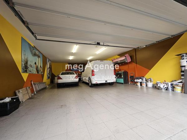 Maison à SAINTES, 17100 - 6 pièces 210m²