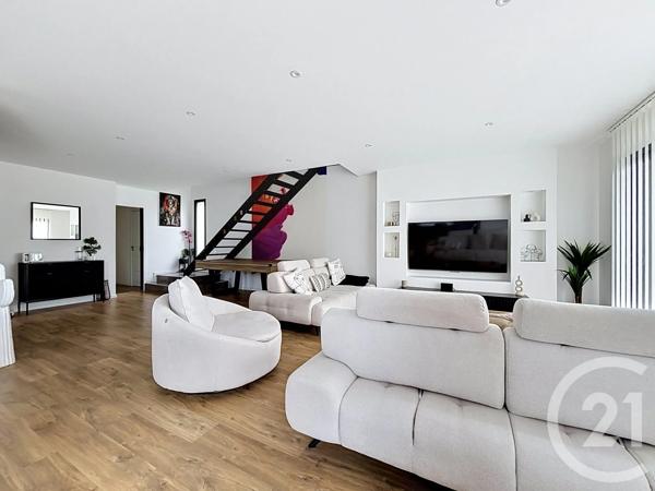 Maison à vendre  6 pièces - 134,81 m 2   AUBIERE  - 63