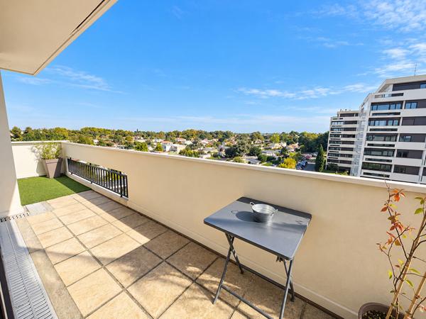 Appartement T1 à vendre au dernier étage à Pessac - Quartier Bougnard