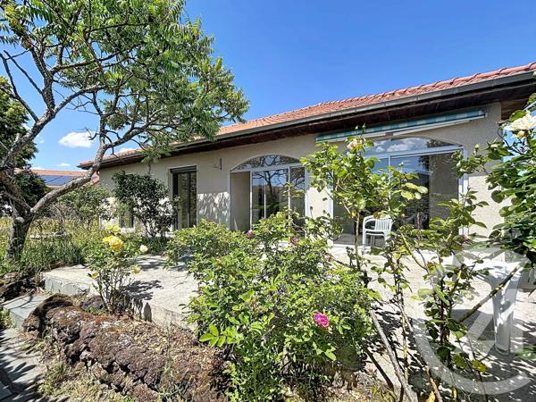 Appartement F5 à vendre  6 pièces - 127,57 m 2   RIOM  - 63