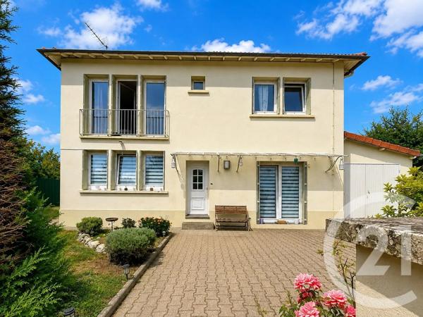 Appartement F5 à vendre  6 pièces - 127,57 m 2   RIOM  - 63