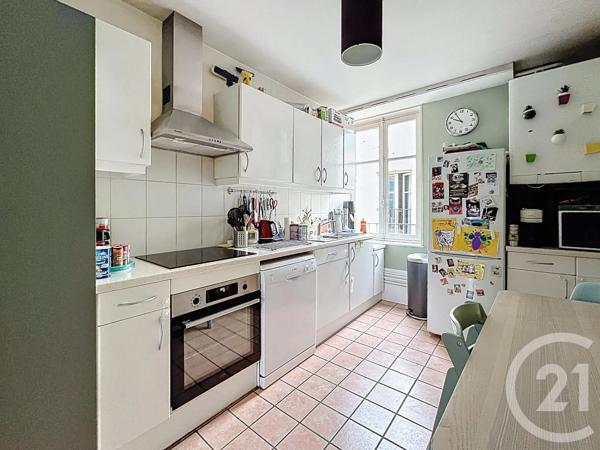 Appartement F5 à vendre  6 pièces - 127,57 m 2   RIOM  - 63