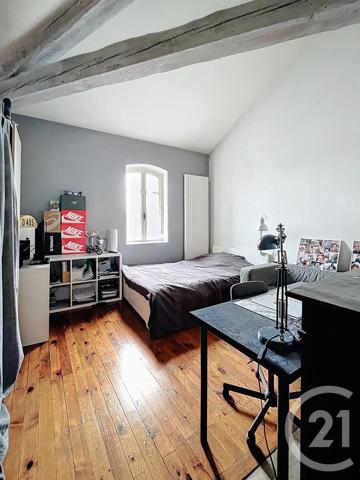 Appartement F5 à vendre  6 pièces - 127,57 m 2   RIOM  - 63