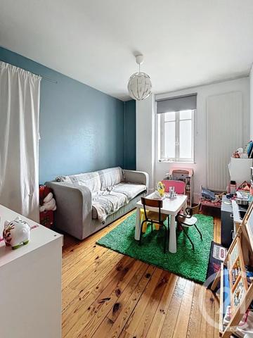 Appartement F5 à vendre  6 pièces - 127,57 m 2   RIOM  - 63