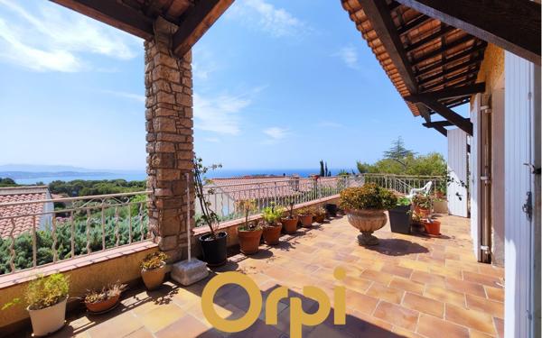 Maison à vendre    6 pièces • 195 m2 Bandol