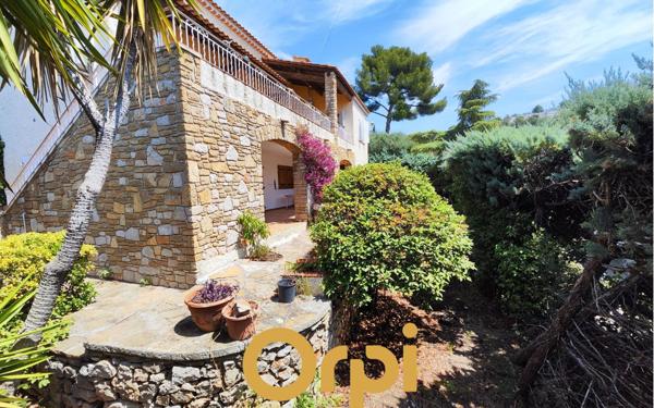 Maison à vendre    6 pièces • 195 m2 Bandol
