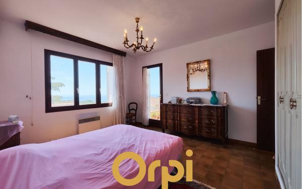 Maison à vendre    6 pièces • 195 m2 Bandol