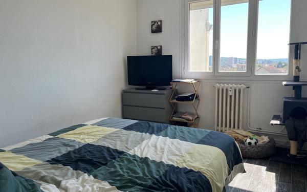 Appartement à vendre    3 pièces •  Montluçon