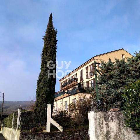 CHATEL GUYON - Duplex de 95 m², stationnements balcon et cave