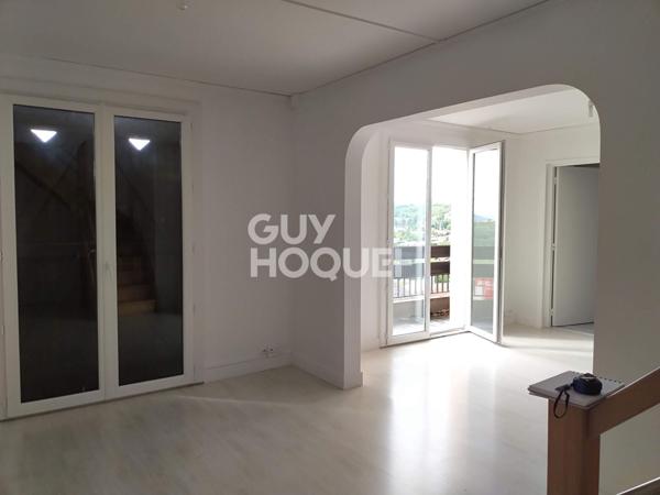 CHATEL GUYON - Duplex de 95 m², stationnements balcon et cave
