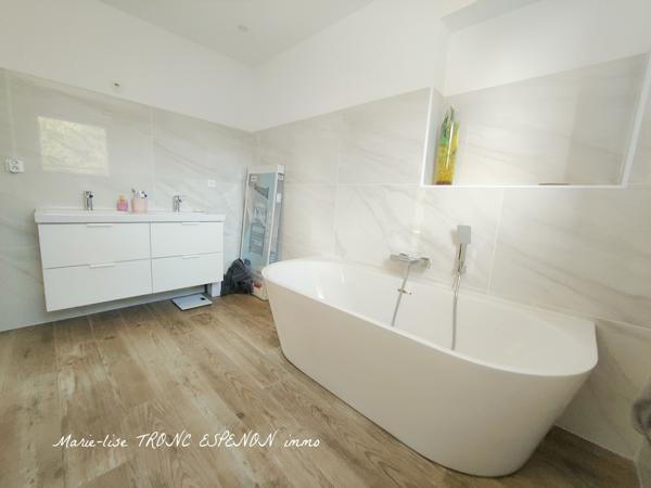 Maison 4 pièces - 196 m²