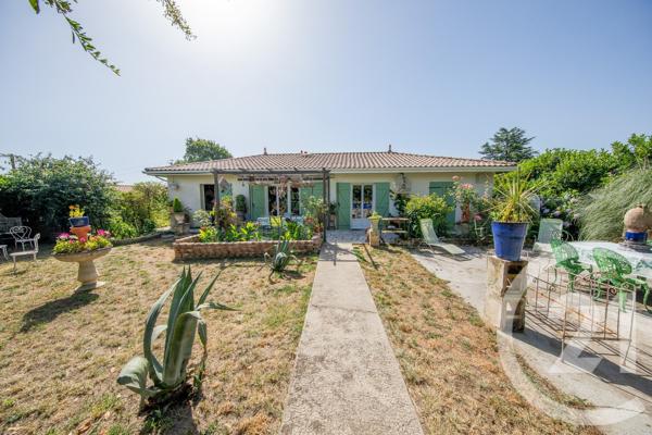 Maison à vendre  4 pièces - 78,57 m 2   ST MEDARD EN JALLES  - 33