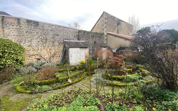 Maison à vendre    6 pièces •  Alençon