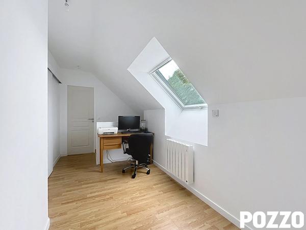 À VENDRE MAISON FAMILIALE RÉCENTE AVEC 5 CHAMBRES ET JARDIN A MOYON Villages LE MESNIL OPAC