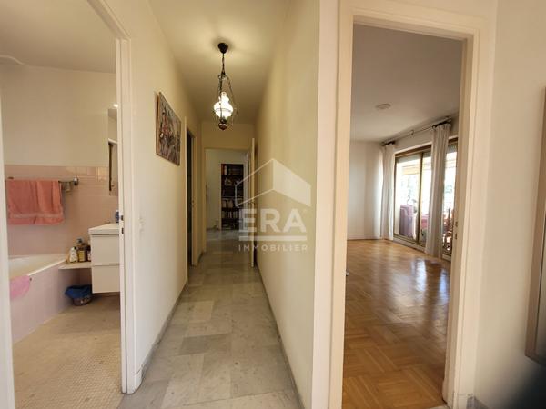 Nice Ouest  Dernier étage F4  92m2 terrasse circulaire avec aperçu mer,  un garage
