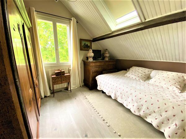 Saulx-les-Chartreux (91160) À Saulx-Les-Chartreux, villa de caractère .