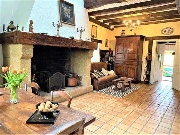 Saulx-les-Chartreux (91160) À Saulx-Les-Chartreux, villa de caractère .