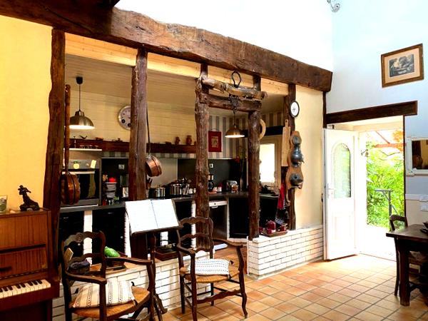 Saulx-les-Chartreux (91160) À Saulx-Les-Chartreux, villa de caractère .