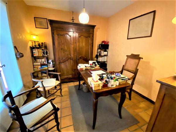 Saulx-les-Chartreux (91160) À Saulx-Les-Chartreux, villa de caractère .