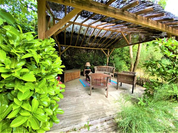 Saulx-les-Chartreux (91160) À Saulx-Les-Chartreux, villa de caractère .