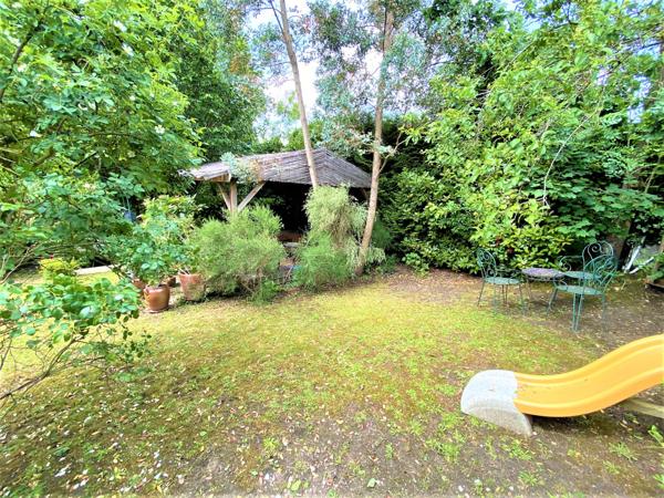 Saulx-les-Chartreux (91160) À Saulx-Les-Chartreux, villa de caractère .