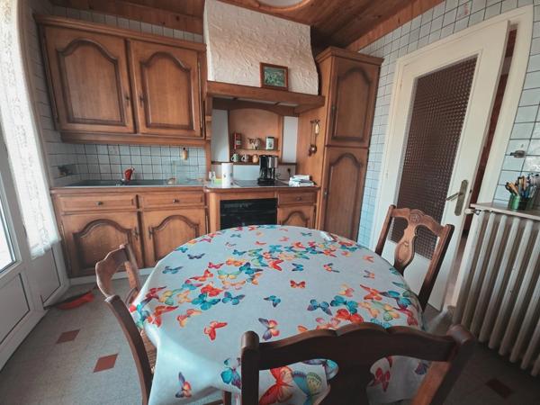 MAISON AUREC SUR LOIRE ,3 CHAMBRES,10MN Centre bourg Aurec sur Loire ,terrain plat et piscinable 935M2