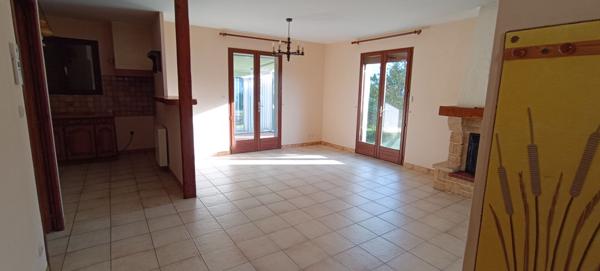 Maison Port Des Barques proche de la mer .