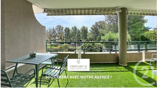 Appartement T4 à vendre  4 pièces - 66 m 2   CAVALAIRE SUR MER  - 83