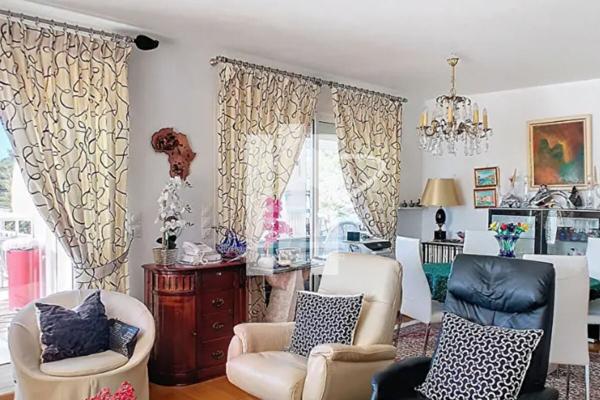 Appartement Saint Raphael  93 m2, piscine