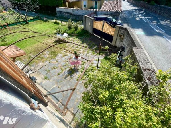 Maison 66 m² avec terrain clos – Gros potentiel – Tournon-sur-Rhône