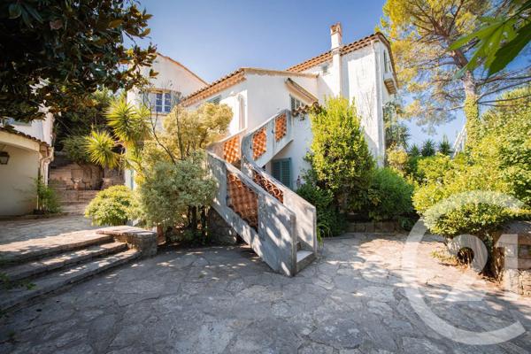 Maison à vendre  14 pièces - 326,46 m 2   GRASSE  - 06