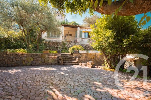 Maison à vendre  14 pièces - 326,46 m 2   GRASSE  - 06