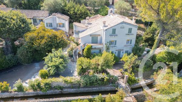 Maison à vendre  14 pièces - 326,46 m 2   GRASSE  - 06