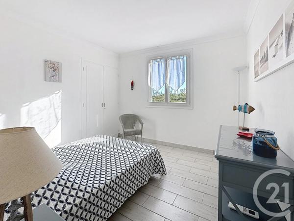 Maison à vendre  6 pièces - 176 m 2   CAVALAIRE SUR MER  - 83