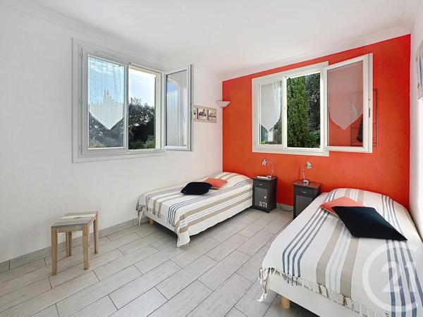 Maison à vendre  6 pièces - 176 m 2   CAVALAIRE SUR MER  - 83