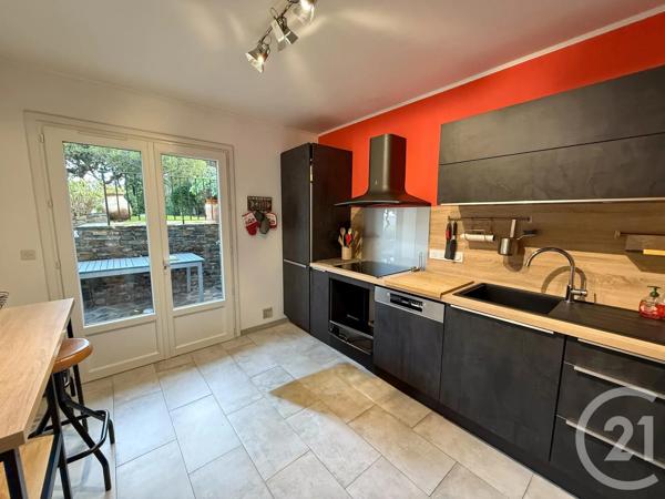 Maison à vendre  6 pièces - 176 m 2   CAVALAIRE SUR MER  - 83