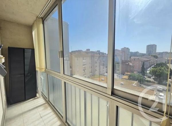Appartement F4 à vendre  4 pièces - 60 m 2   TOULON  - 83