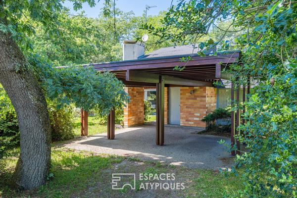 Villa d’architecte au style affirmé entre ville et nature
