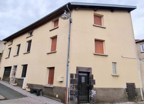 MAISON DE VILLAGE A CHÂTEAUGAY DE 108 M2 PROCHE DE TOUTES COMMODITES