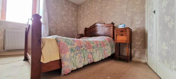 MAISON DE VILLAGE A CHÂTEAUGAY DE 108 M2 PROCHE DE TOUTES COMMODITES