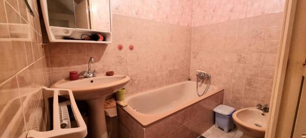 MAISON DE VILLAGE A CHÂTEAUGAY DE 108 M2 PROCHE DE TOUTES COMMODITES