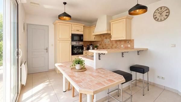 Vente                                                      Maison
                        
                     6 pièces                      140 m2                     à Mareuil-Lès-Meaux