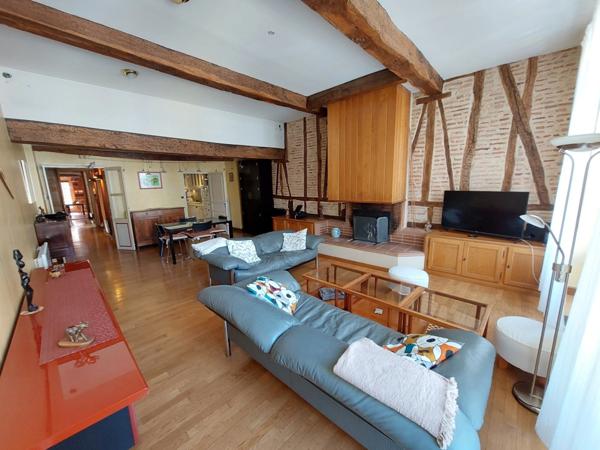 IMPOSANTE MAISON BOURGEOISE RENOVEE PAR ARCHITECTES EN CENTRE VILLE