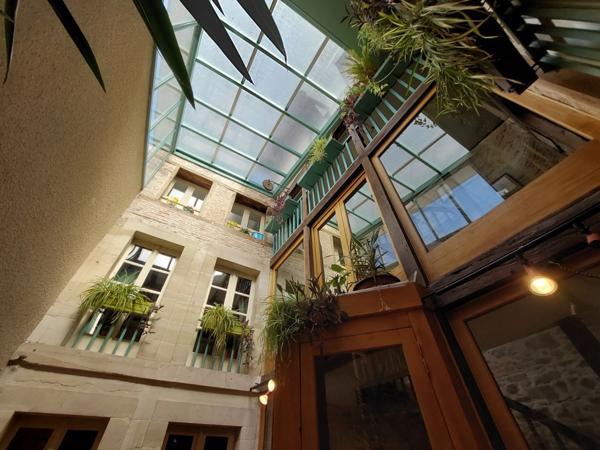 IMPOSANTE MAISON BOURGEOISE RENOVEE PAR ARCHITECTES EN CENTRE VILLE