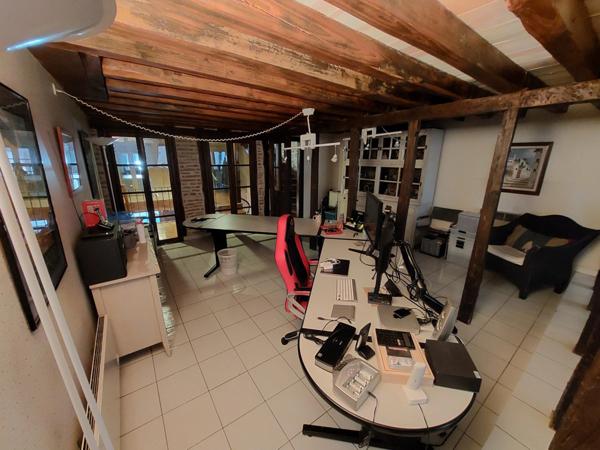 IMPOSANTE MAISON BOURGEOISE RENOVEE PAR ARCHITECTES EN CENTRE VILLE