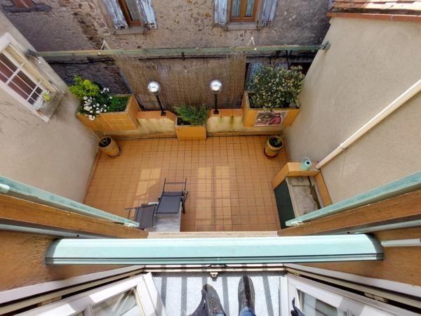 IMPOSANTE MAISON BOURGEOISE RENOVEE PAR ARCHITECTES EN CENTRE VILLE